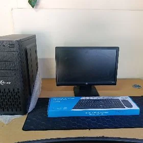 KOMPLEKT i3-4POK/MANITOR 19