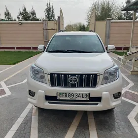 Toyota Land Cruiser Prado 2011