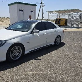 Mercedes-Benz W212 2010