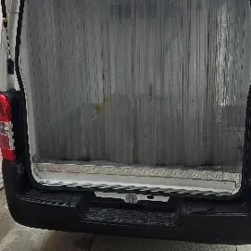 Nissan Urvan 2021