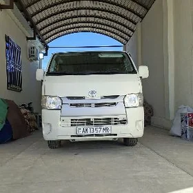 Toyota Hiace 2018