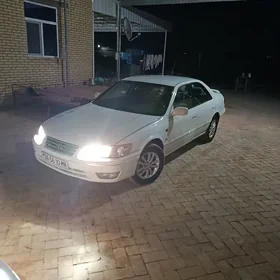 Toyota Camry 2000