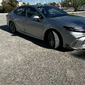 Toyota Camry 2024