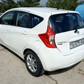 Nissan Versa Note 2013