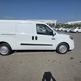 Nissan NV200 2021