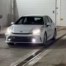 Toyota Camry 2025