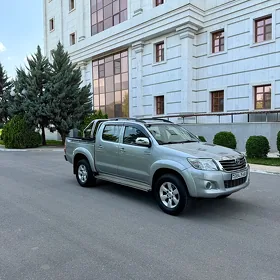 Toyota Hilux 2014