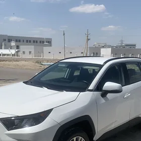 Toyota RAV4 2021