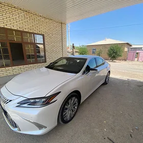 Lexus ES 250 2021