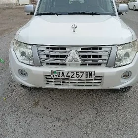 Mitsubishi Pajero 2013