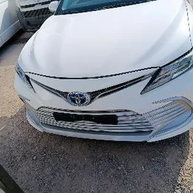Toyota Camry 2021