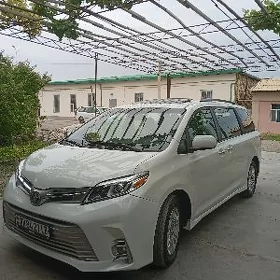 Toyota Sienna 2020