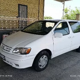 Toyota Sienna 2000