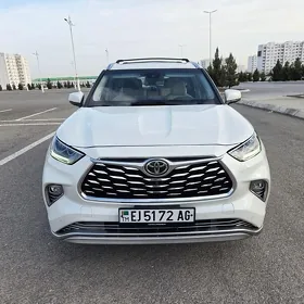 Toyota Highlander 2021