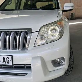 Toyota Land Cruiser Prado 2013