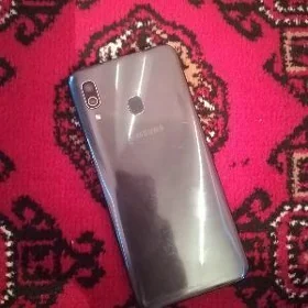 SAMSUNG A30