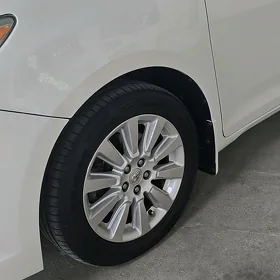 Toyota Sienna 2012