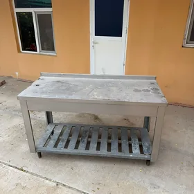 neržaweýka demir stol kafe un