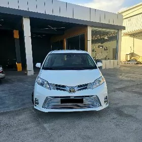 Toyota Sienna 2020