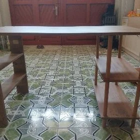PİSMENNYÝ STOL