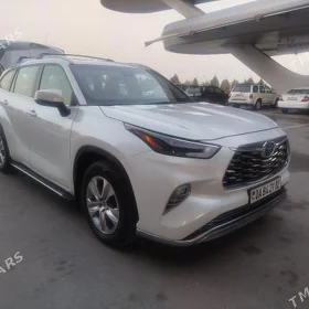 Toyota Highlander 2022