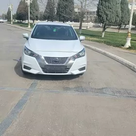 Nissan Versa 2021