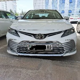 Toyota Camry 2021
