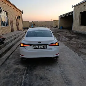 Lexus ES 350 2021