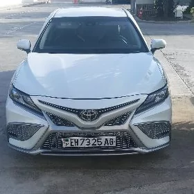 Toyota Camry 2021
