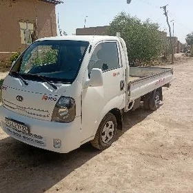 Kia Bongo 2015