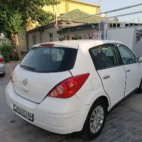 Nissan Versa 2008