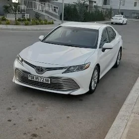 Toyota Camry 2019