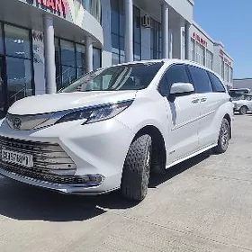Toyota Sienna 2021