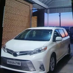 Toyota Sienna 2018