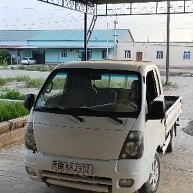 Kia Bongo 2004