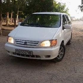 Toyota Sienna 2001