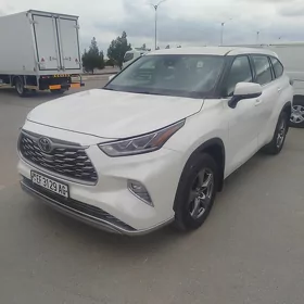 Toyota Highlander 2021