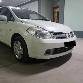 Nissan Tiida 2007