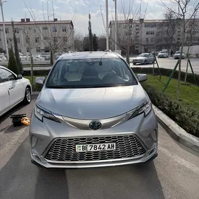 Toyota Sienna 2023