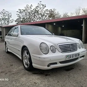 Mercedes-Benz E320 2000