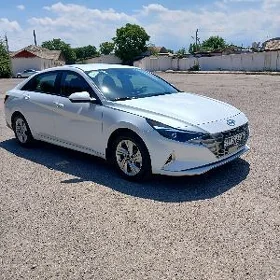 Hyundai Elantra 2022