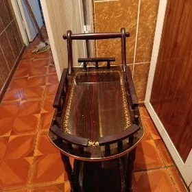 Столик поднос на колесах
