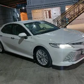 Toyota Camry 2018