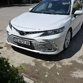 Toyota Camry 2021