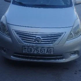Nissan Versa 2012