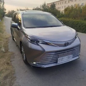 Toyota Sienna 2023