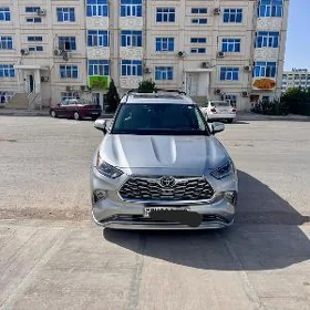 Toyota Highlander 2021