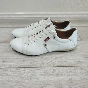 Koja krasowk Levis кроссов кож