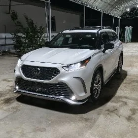 Toyota Highlander 2021