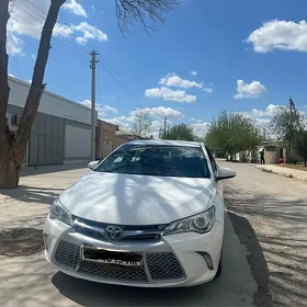 Toyota Camry 2017
